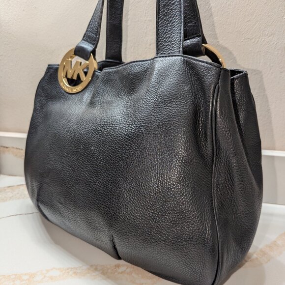 MICHAEL Michael Kors black leather shoulder bag. EUC! - Picture 2 of 7